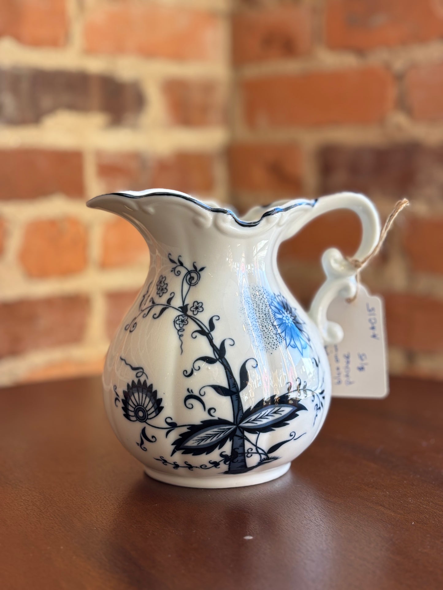 VIENNA WOODS CLASSIC BLUE ONION PITCHER