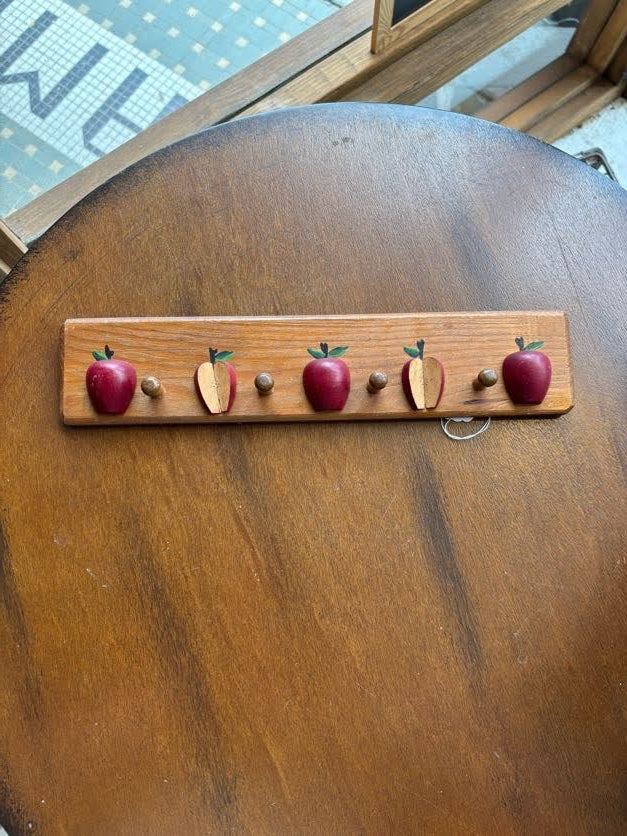 Apple hanger