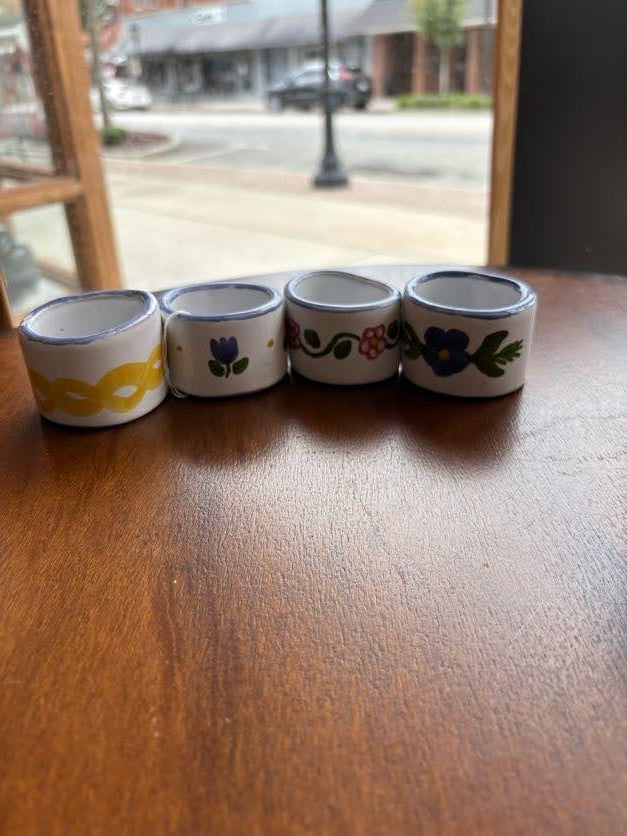 4 floral napkin rings